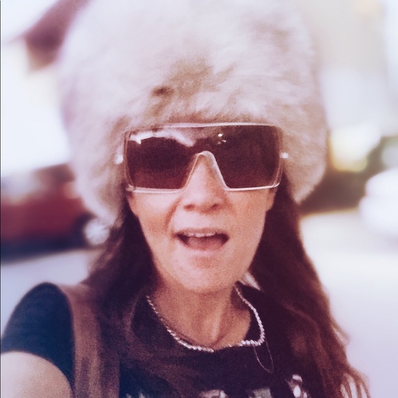 Meet your Posher, Robyn - Picture 5 of 5